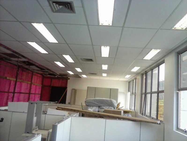 instalação de divisória de drywall vazada