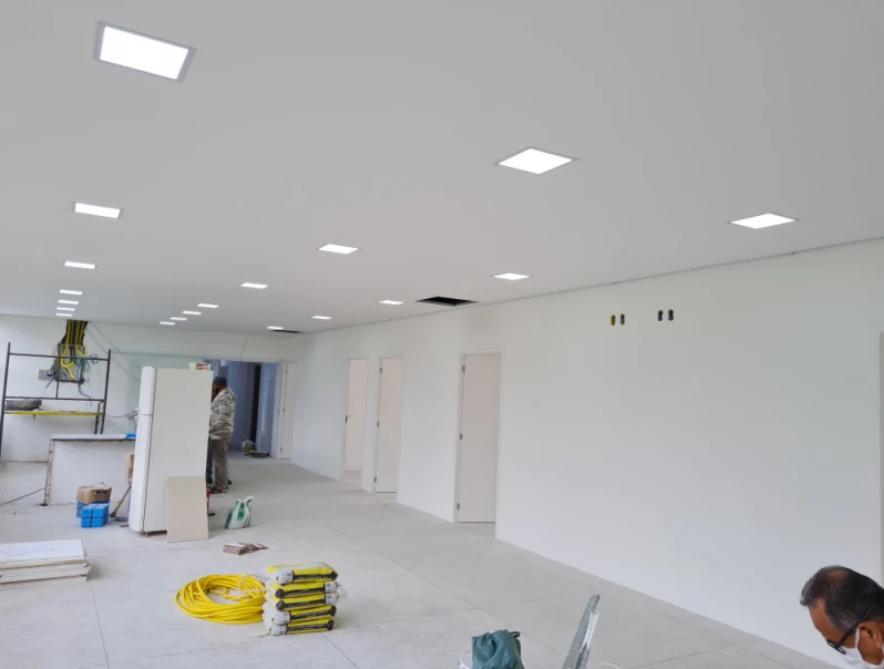 instalação de divisória em ambiente de gesso